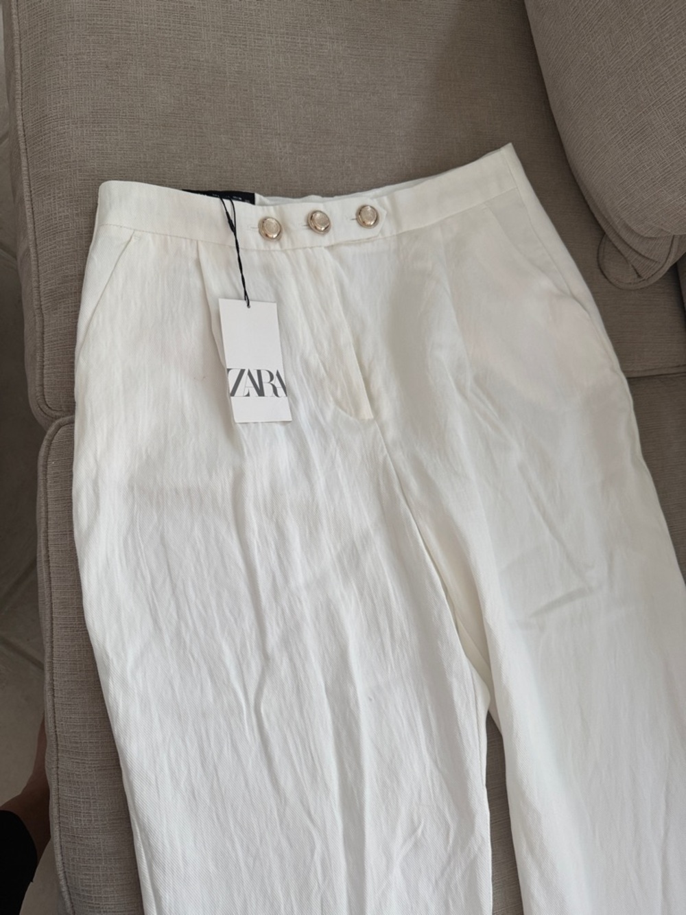 Zara NWT Size L Women’s Cream Pleated Linen Blend Pants /Gold Buttons - Picture 2 of 5